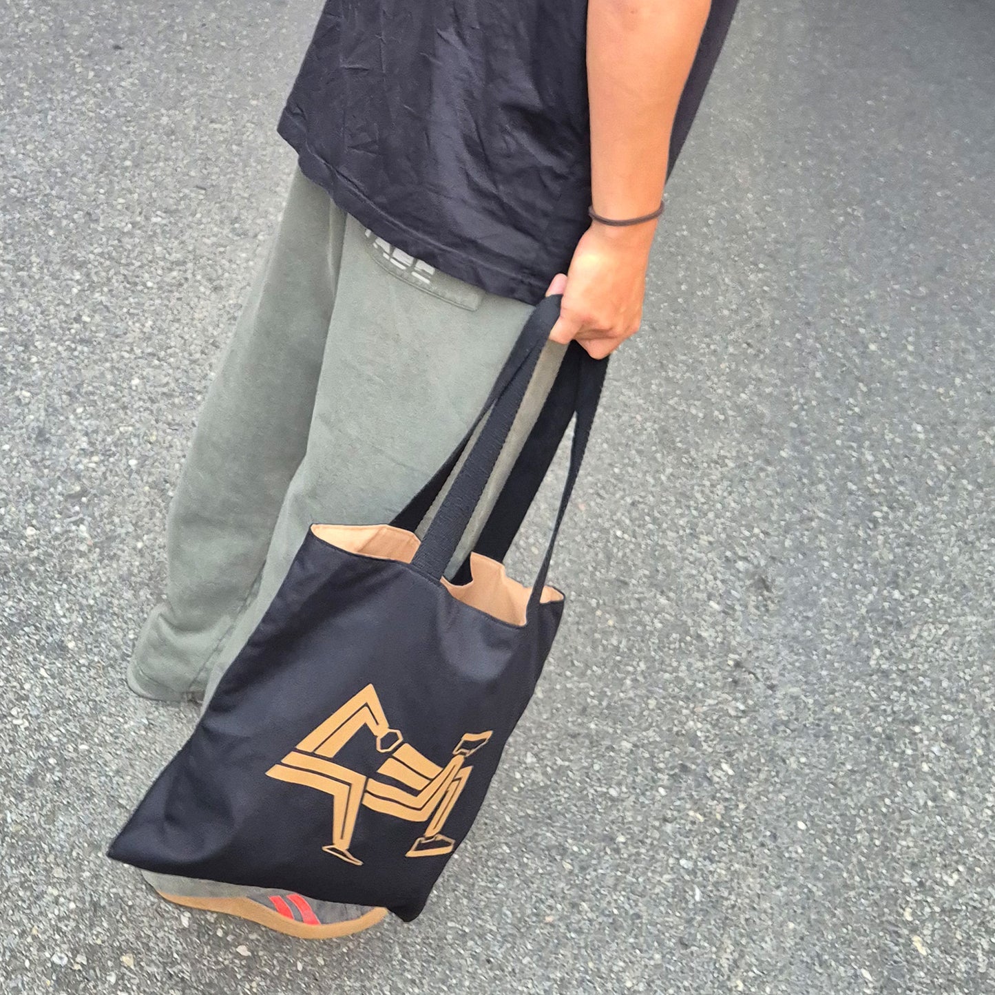 Tote bag